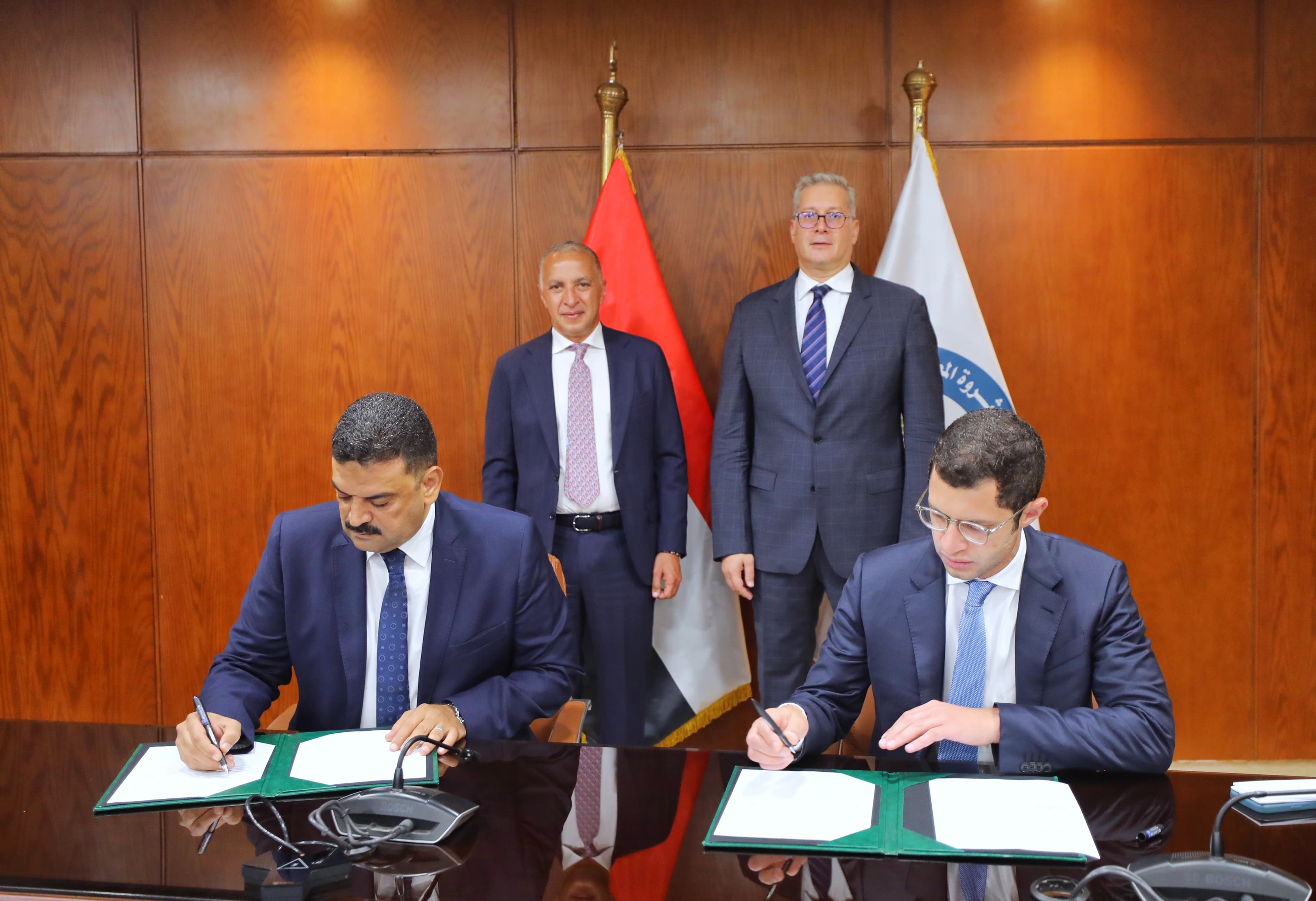 هيئة الثروة المعدنية توقع شراكة لاستكشاف وإنتاج الفوسفات بمناجم السباعية